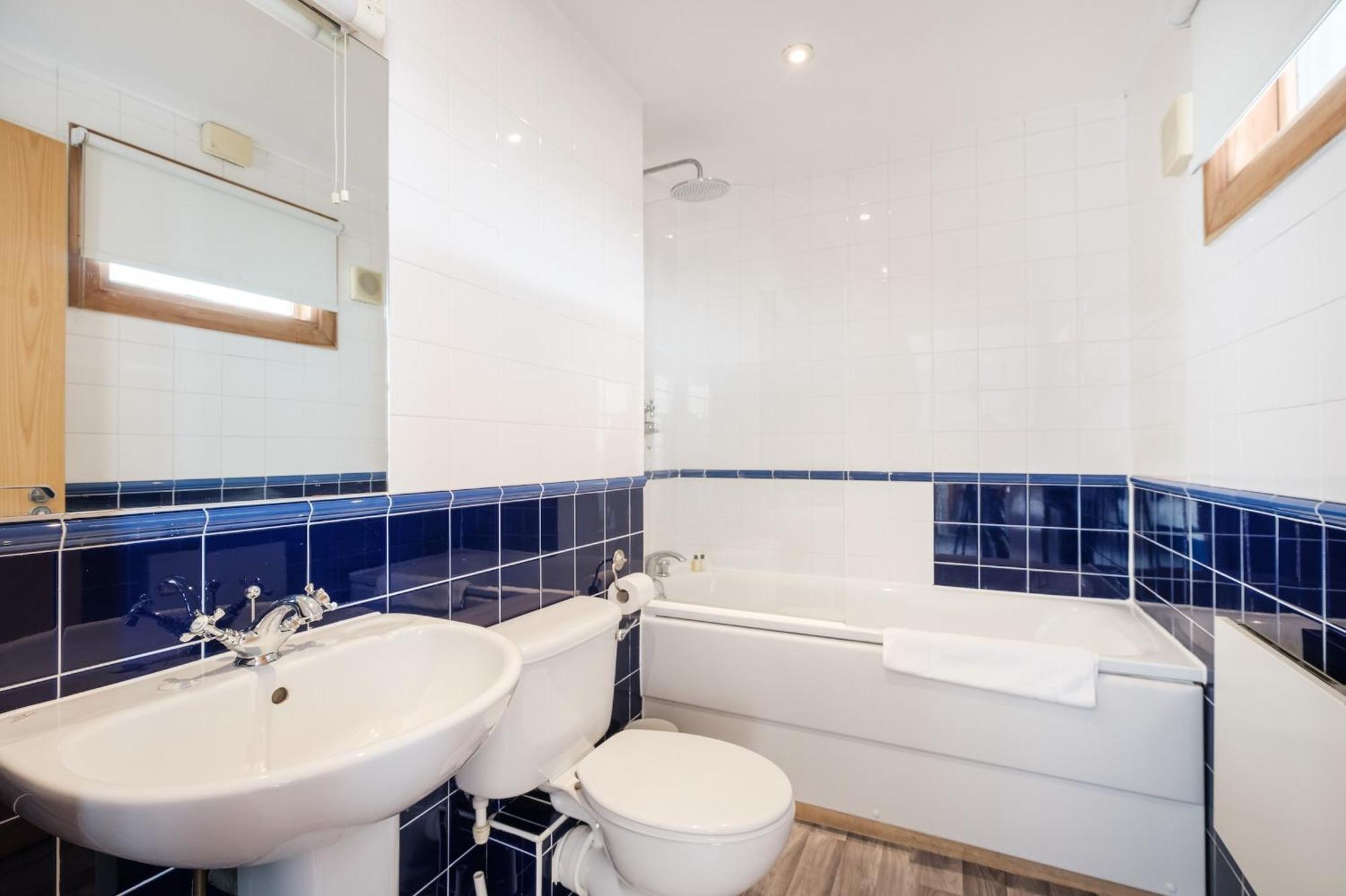 2Br Penthouse With Terrace - Heart Of Holborn - Cityapartmentstay لندن المظهر الخارجي الصورة