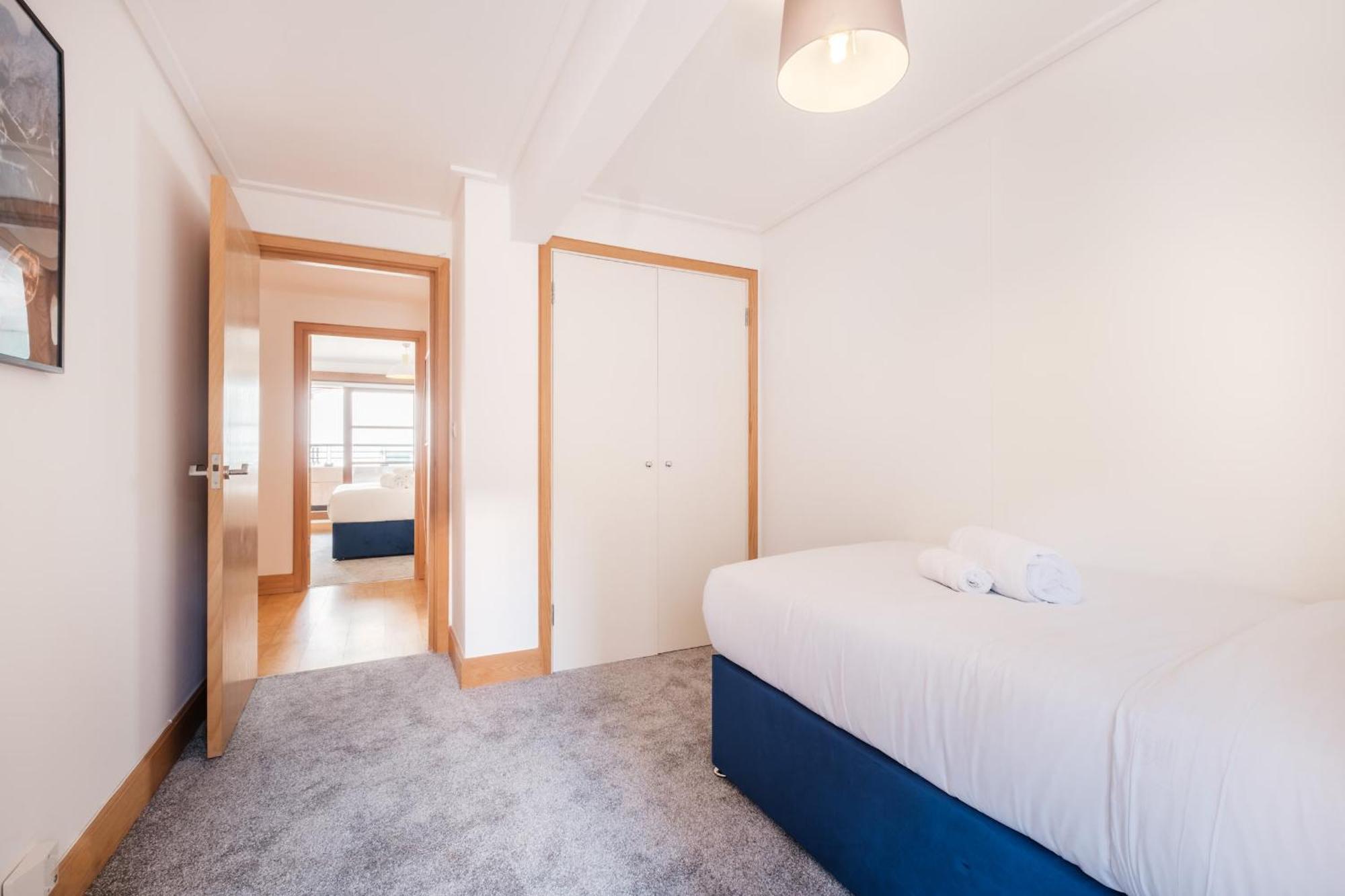 2Br Penthouse With Terrace - Heart Of Holborn - Cityapartmentstay لندن المظهر الخارجي الصورة