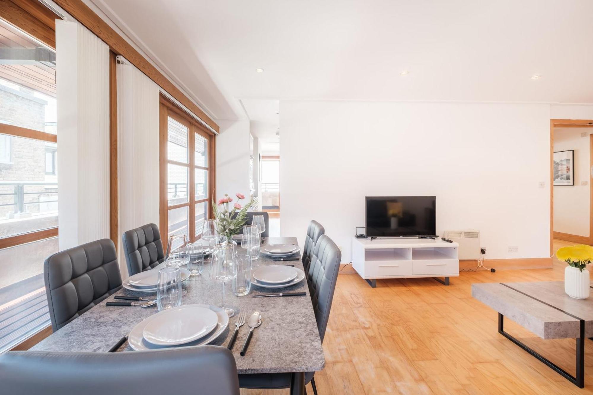 2Br Penthouse With Terrace - Heart Of Holborn - Cityapartmentstay لندن المظهر الخارجي الصورة